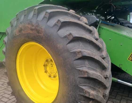 Комбайн зернозбиральний John Deere 1188 Hydro 4