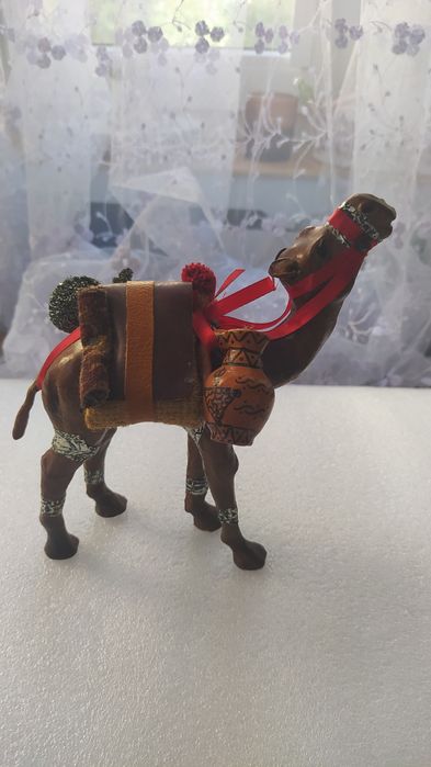 Figurka wielbłąda ze skóry