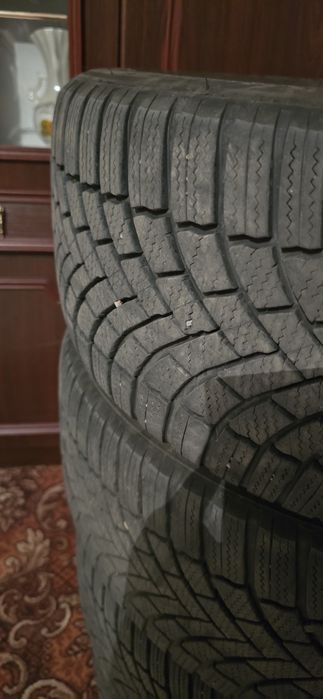 Б/В Гума зимова Bridgestone Blizzak 235/45R18