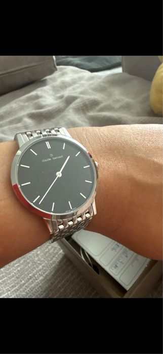 продам жіночий швейцарський годинник Cloude Bernard на тонке запʼястя