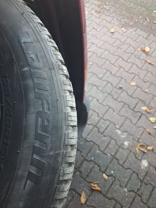 Sprzedam opony 195,65r15 caloraczne.