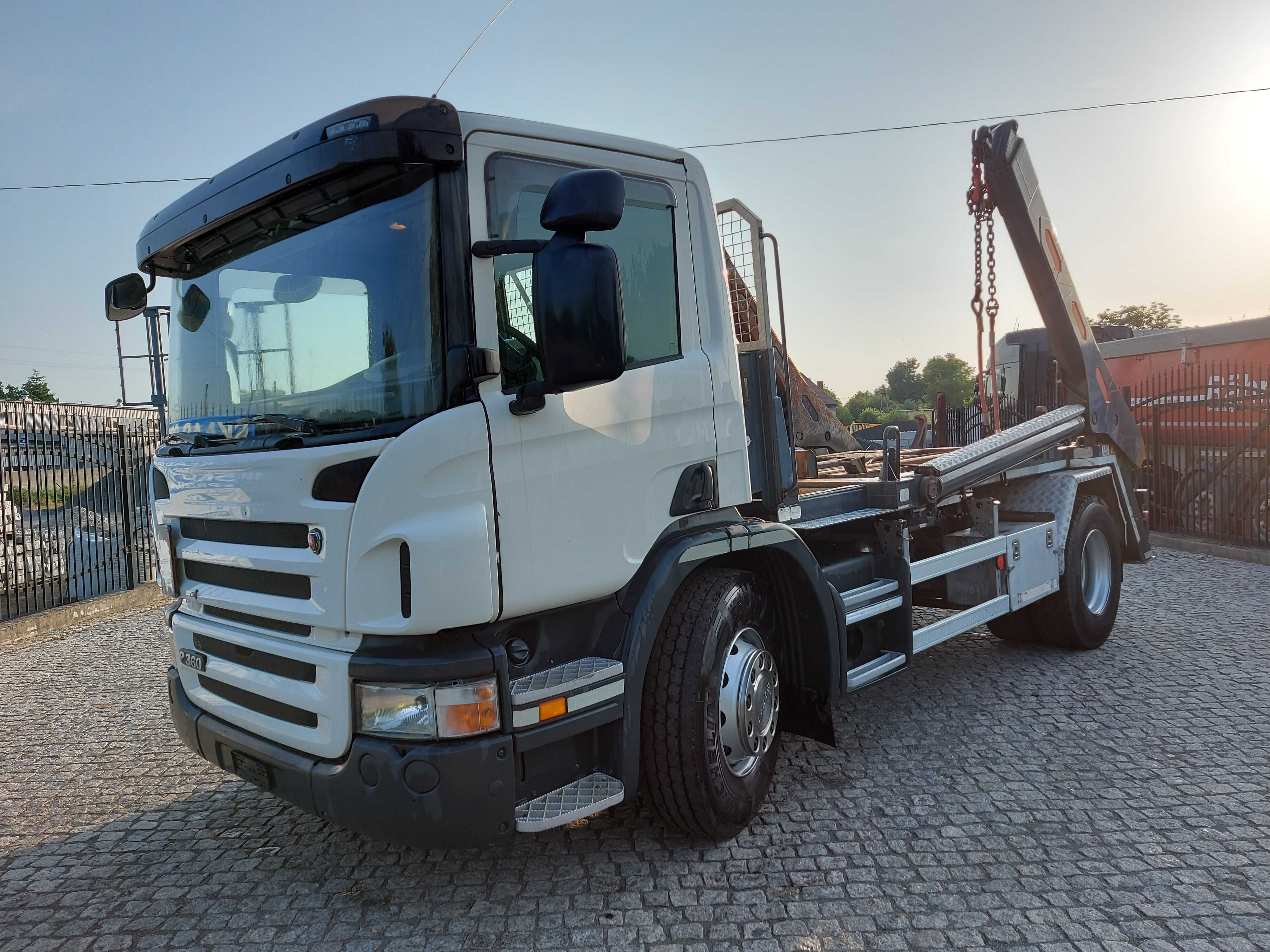 Bramowiec Scania P360