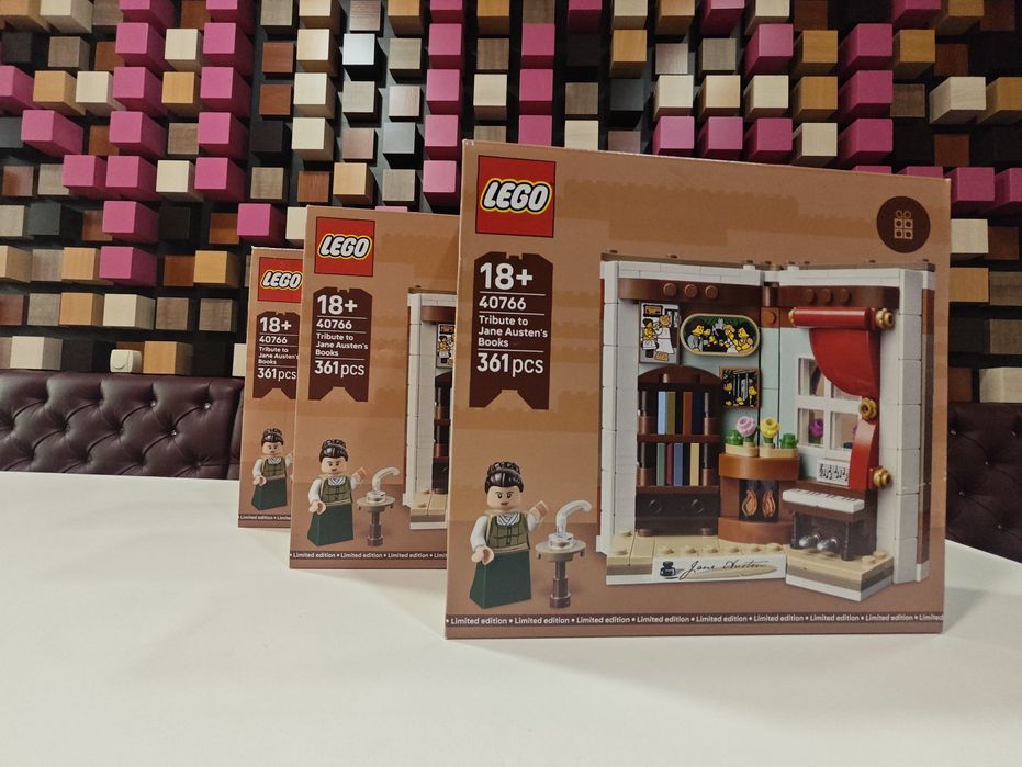 Конструктор LEGO 40766 Ушанування книг Джейн Остін (361 Деталь)