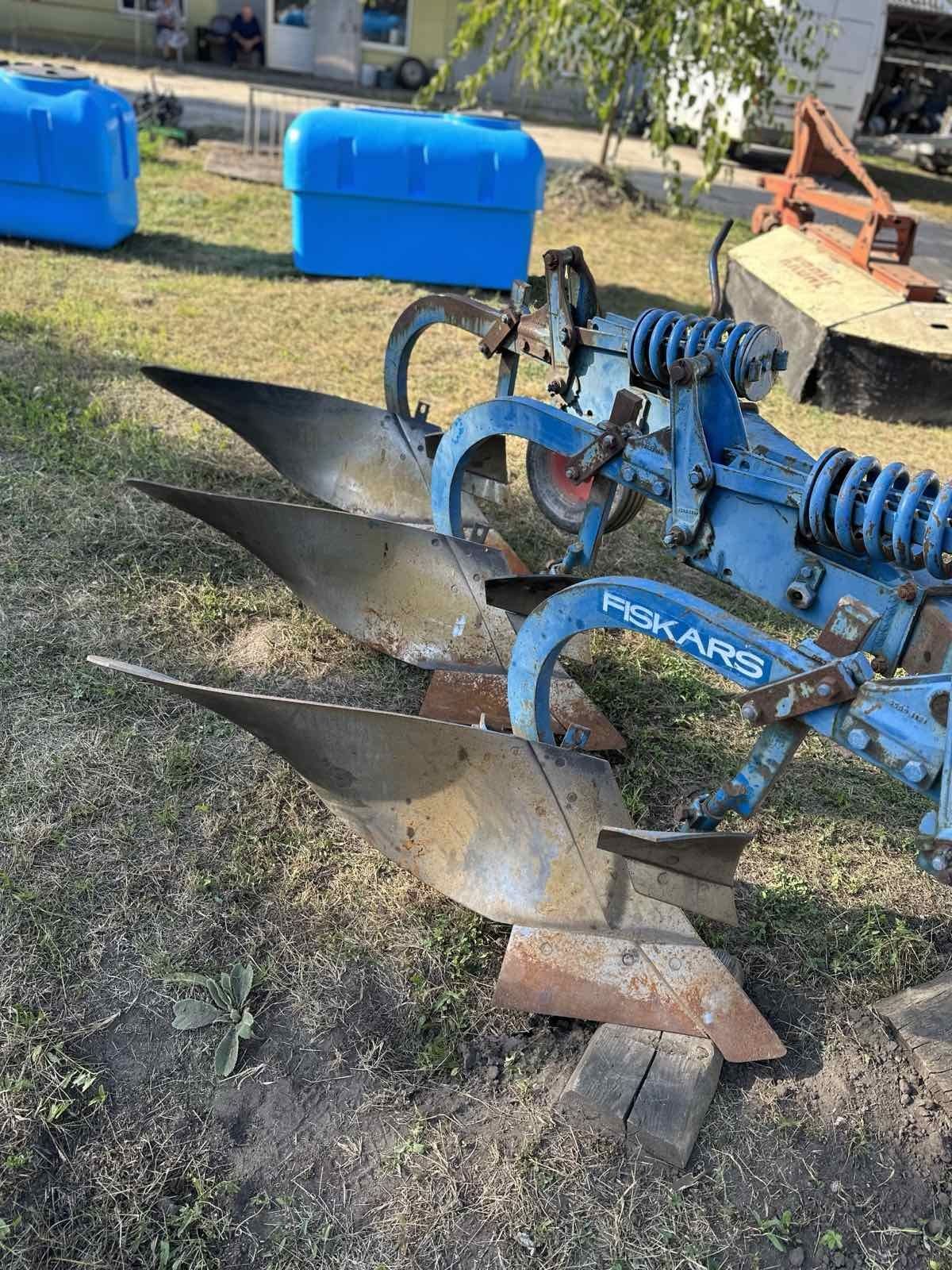 Продам плуг FISKARS