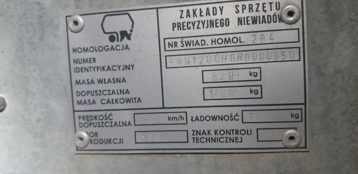 Przyczepka zabudowana