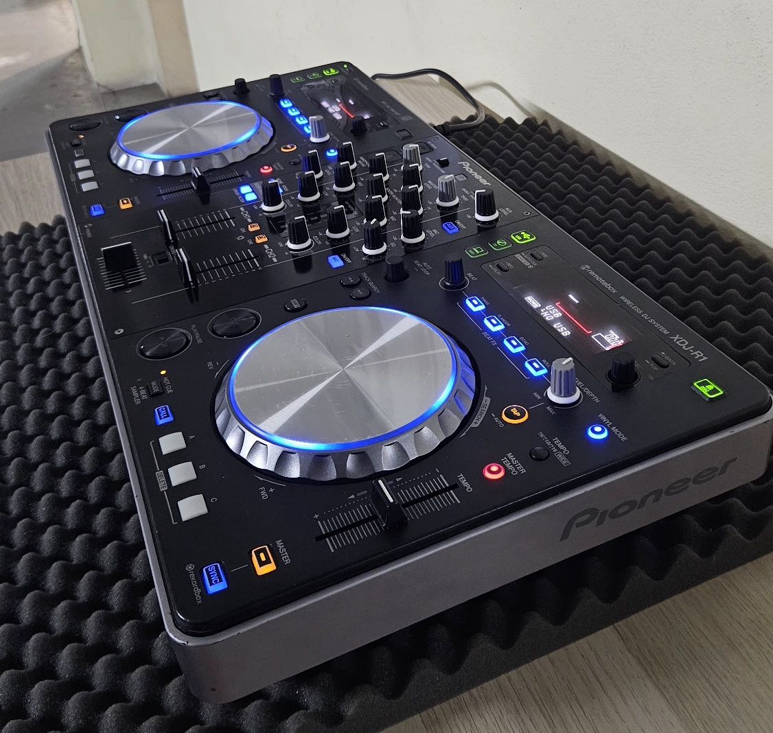 Pioneer XDJ R1 em perfeitas condições de uso