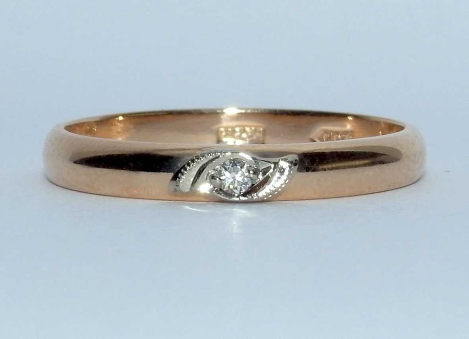 Кольцо обручальное с бриллиантом золото , СССР р.18