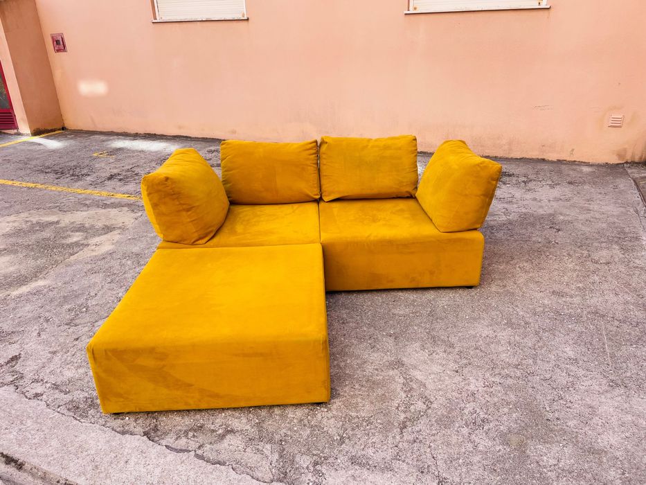 Sofá modular de 2 peças com 2 poltronas e puff de veludo Kata Sklum
