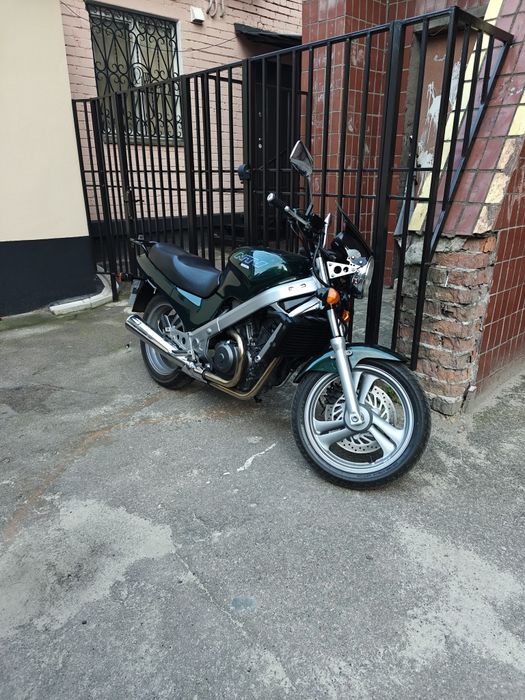 Продам Honda NTV650