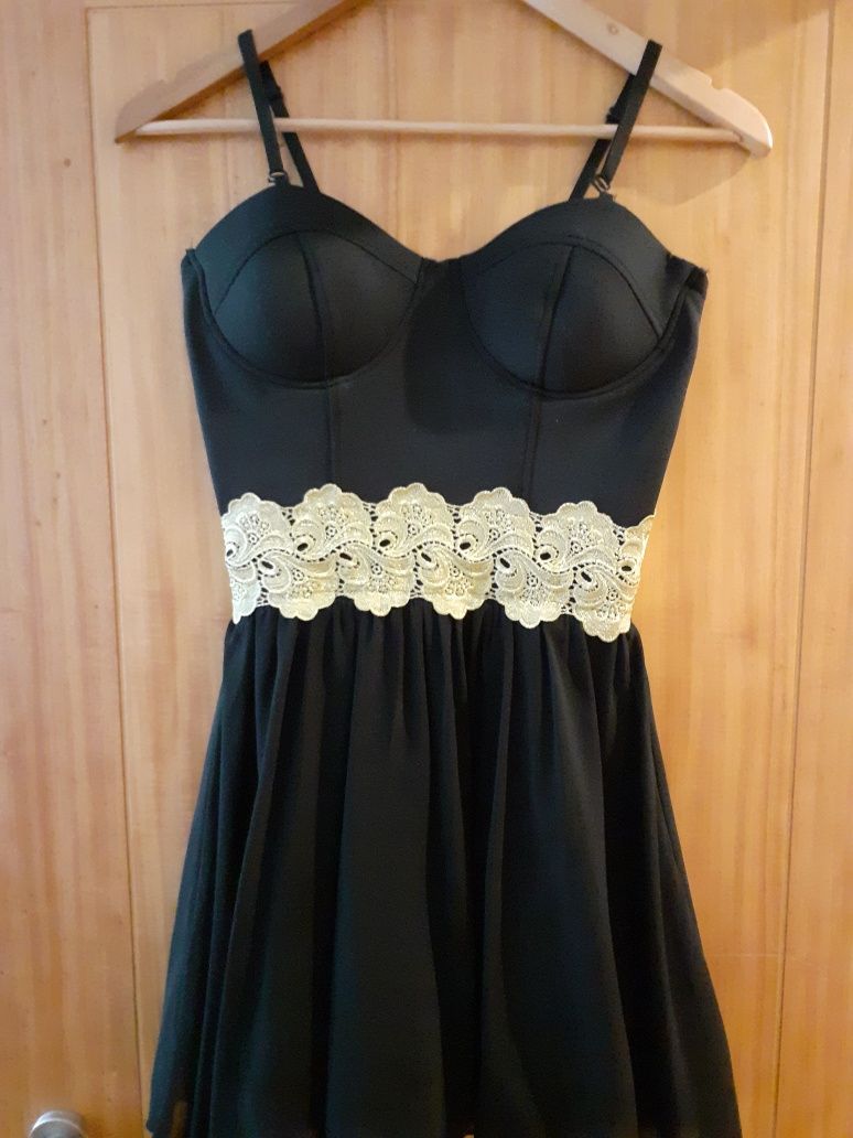 Vestido curto preto