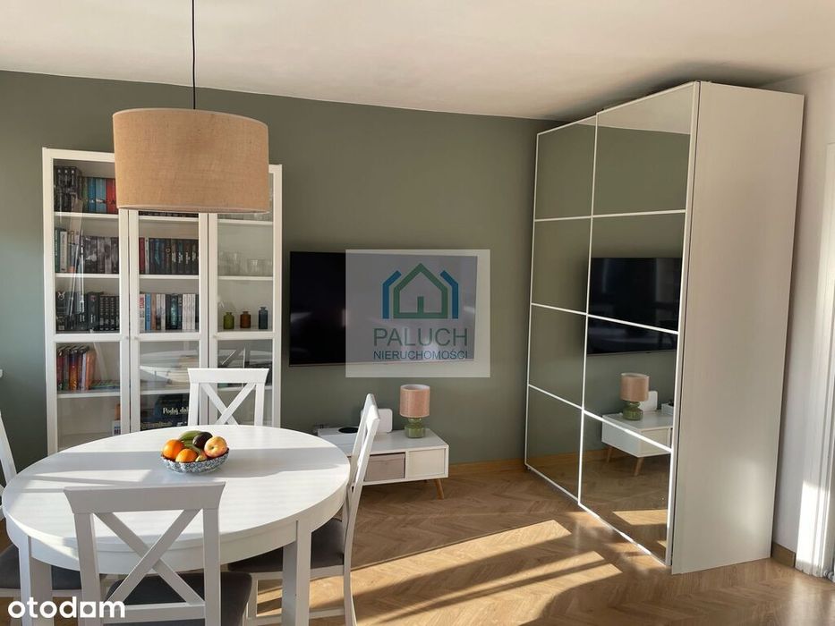 Dwupokojowe mieszkanie z balkonem i c.o. miejskim.