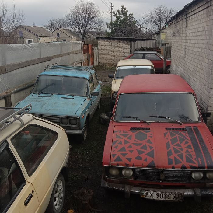 Продам пять авто ВАЗ