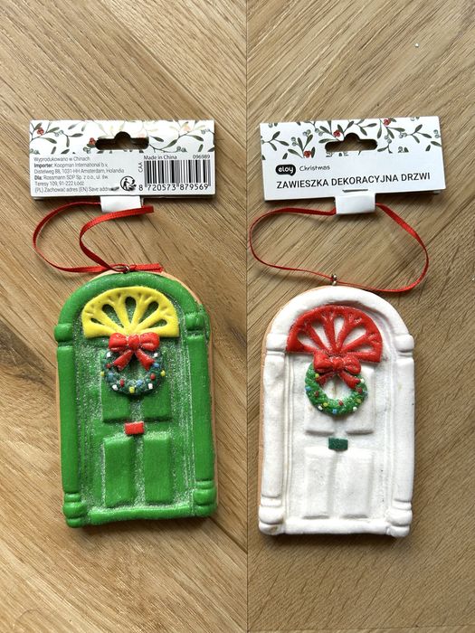 Zestaw 2 zawieszek świątecznych z masy solnej kolorowe drzwi z wieńcem