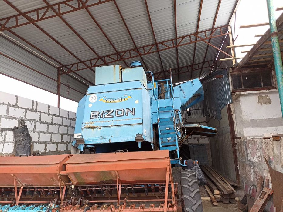 Комбайн Бізон BS-Z110