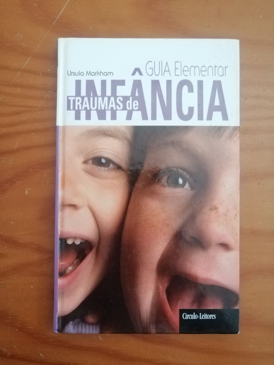 Livro "Guia Elementar Traumas de infância"