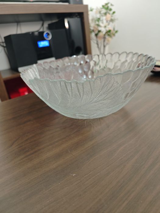 Taça de vidro com relevo