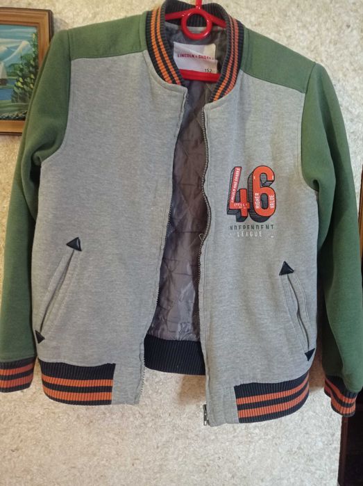 Продам курточку осінню на хлопчика