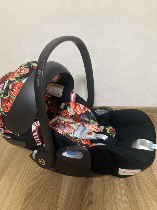 Автокрісло Cybex Cloud T i-size spring blossom