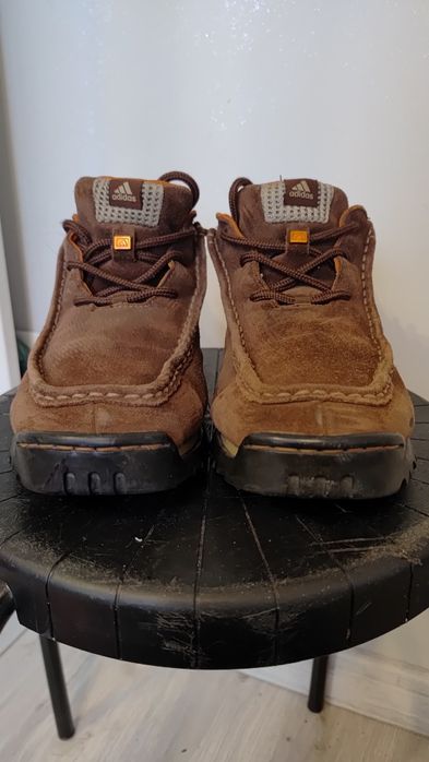 Buty męskie zamszowe Adidas Adventure rozmiar 41