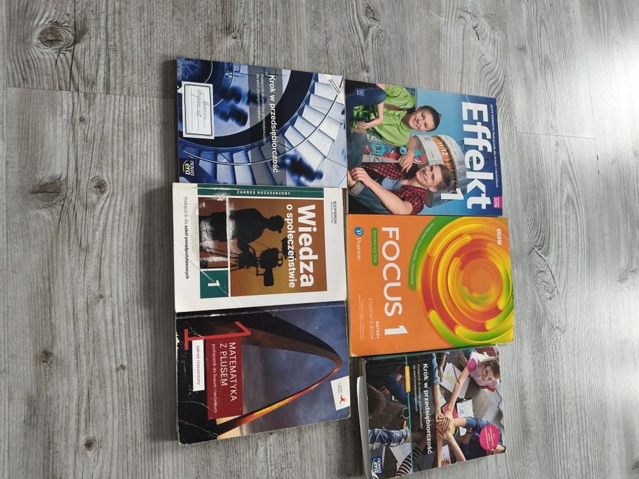 Sprzedam książki do szkoły liceum