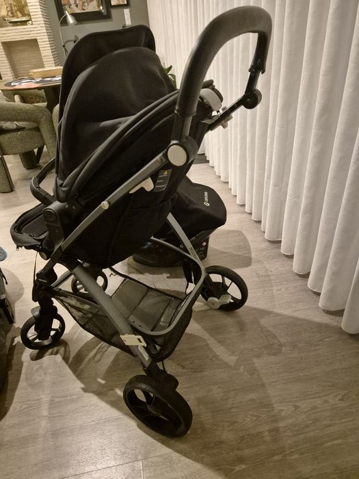 Conjunto carro, ovo, alcofa e isofix