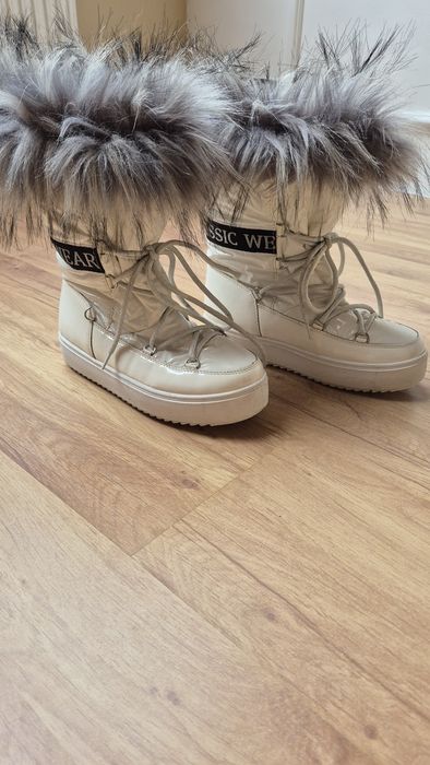 Śniegowce białe z futerkiem r. 37