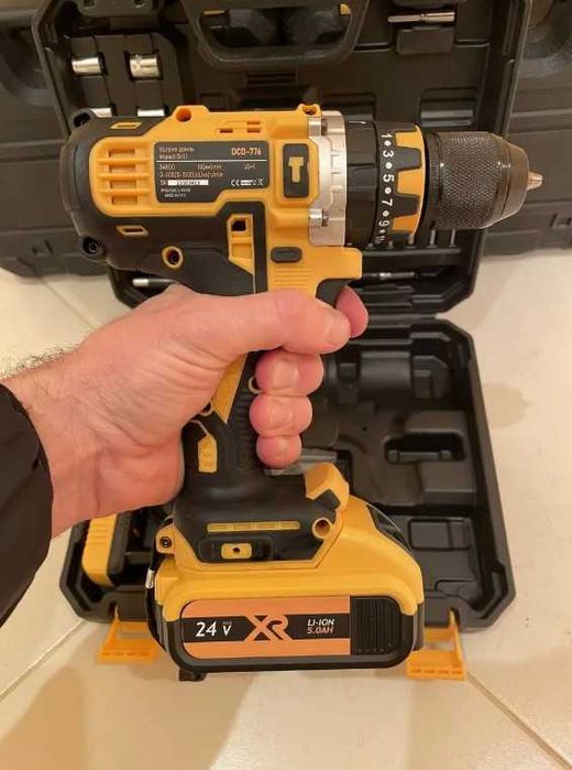 Потужний акумуляторний ударний дриль шуруповерт DeWALT 776 24V 5,0 Ач