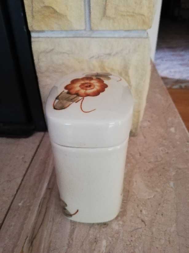 pojemniki ceramiczne do kuchni z przykrywką 2 szt wzór  kwiaty, PRL