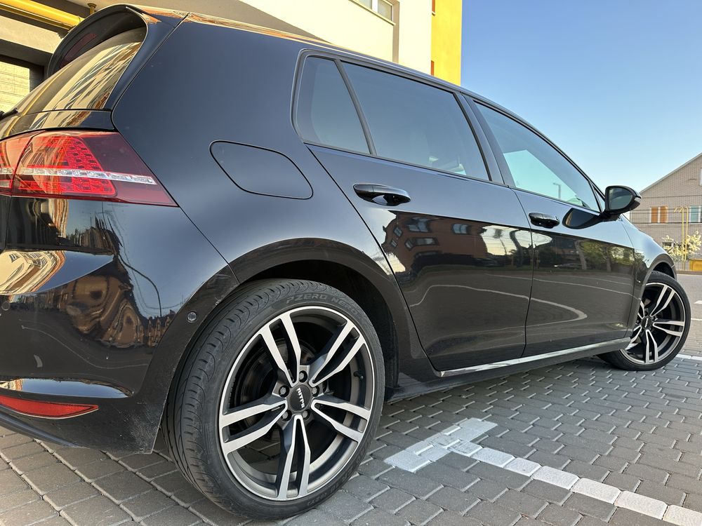 Volkswagen e-Golf 24.2kw 2015 рік Рідна Фарба