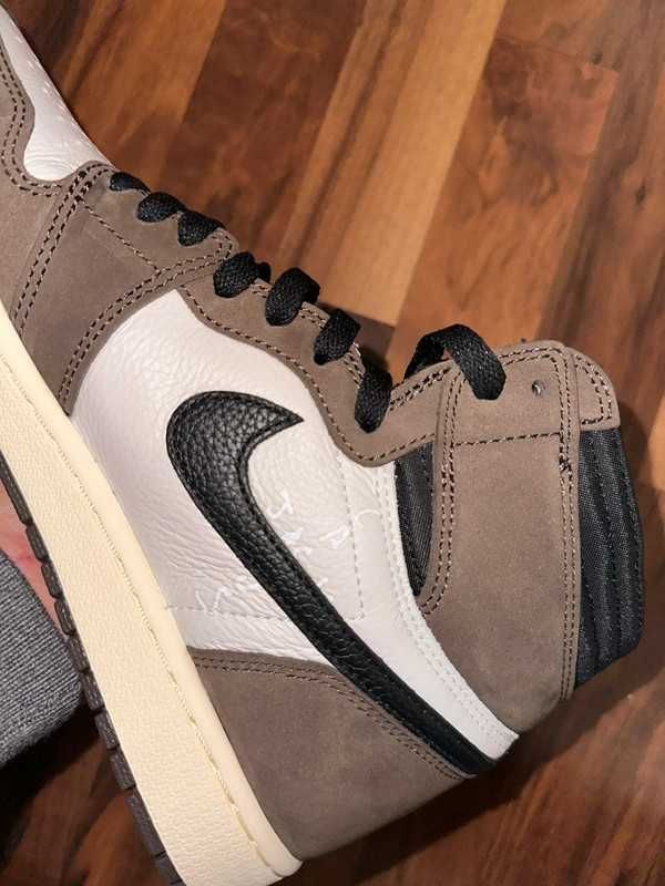 Buty Nike Retro High OG SP r.44/ jordan 1/  Mocha /