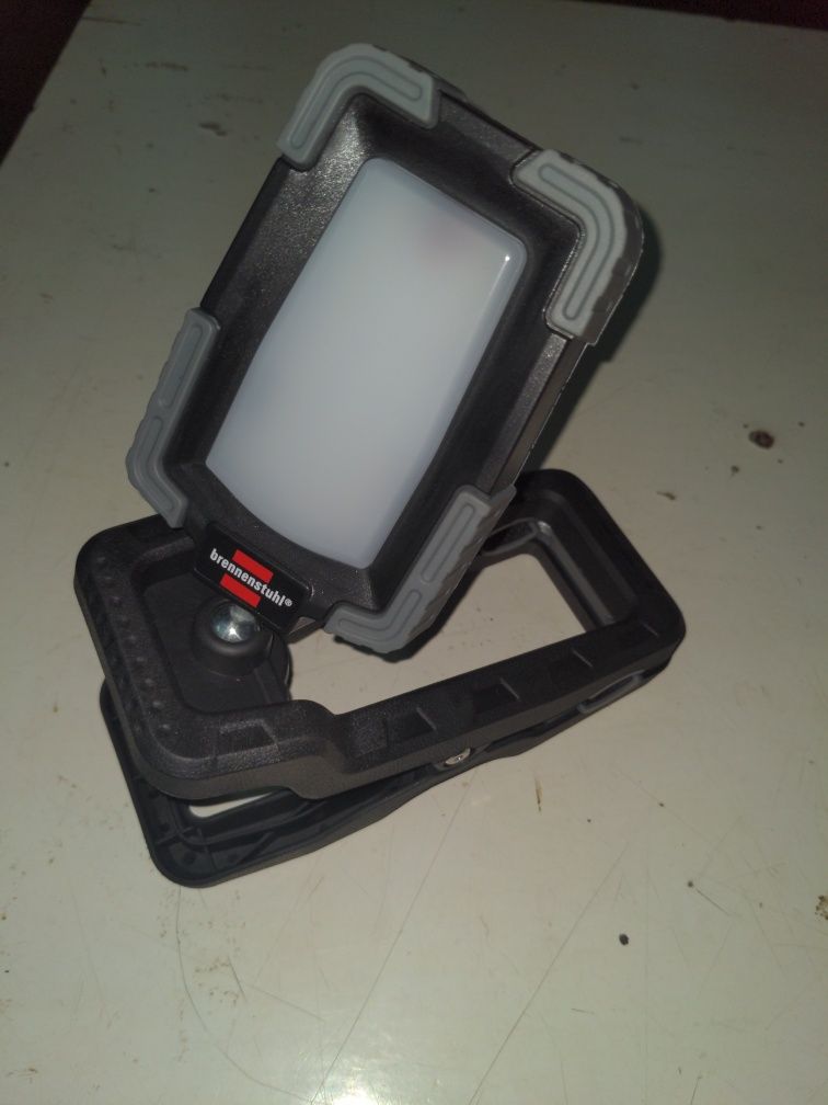 Светодиодный фонарик с аккумулятором