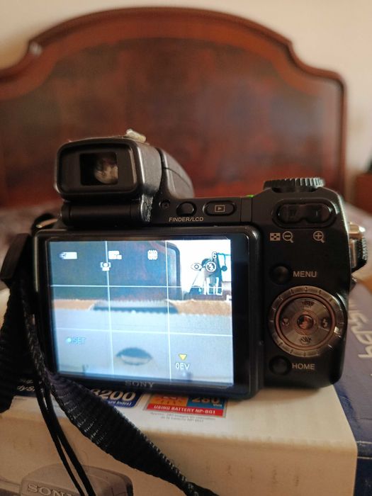 Câmara Digital Sony DSC - H9