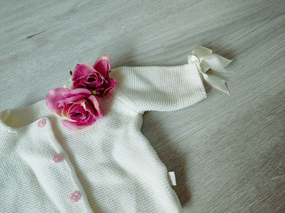 Piękny sweterek sweter bolerko kwiaty róże 3d handmade unikat 0-3 m