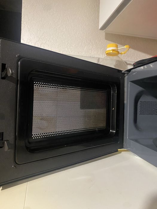 Мікрохвильова піч