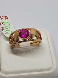 Złoty pierścionek z czerwonym oczkiem złoto 583 r17 z5