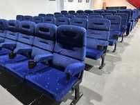 Vendo 129 poltronas