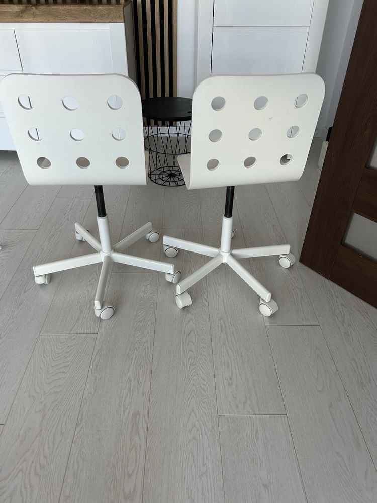 2 krzeselka do biurka Ikea