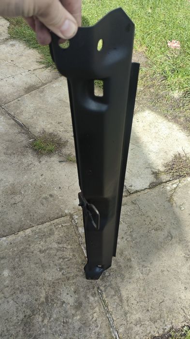 VW T4 верхня перемичка передньої панелі.