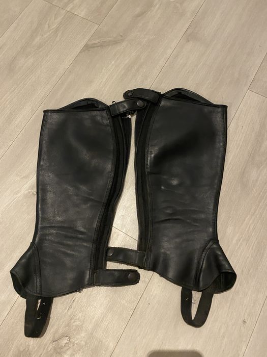 Czapsy skorzane Hippica