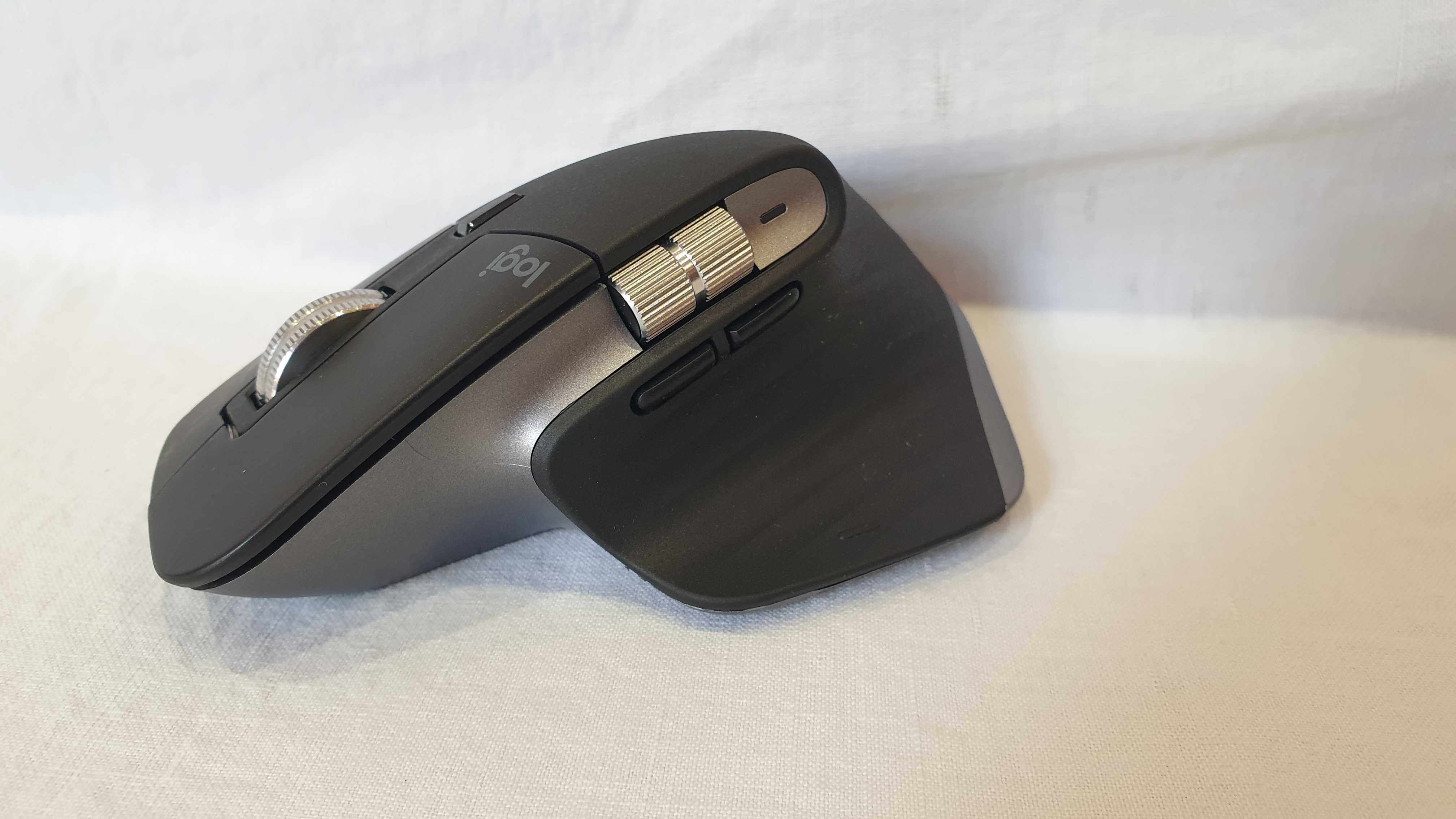 Mysz bezprzewodowa Logitech MX Master 3 PC,MAC stan BDB.