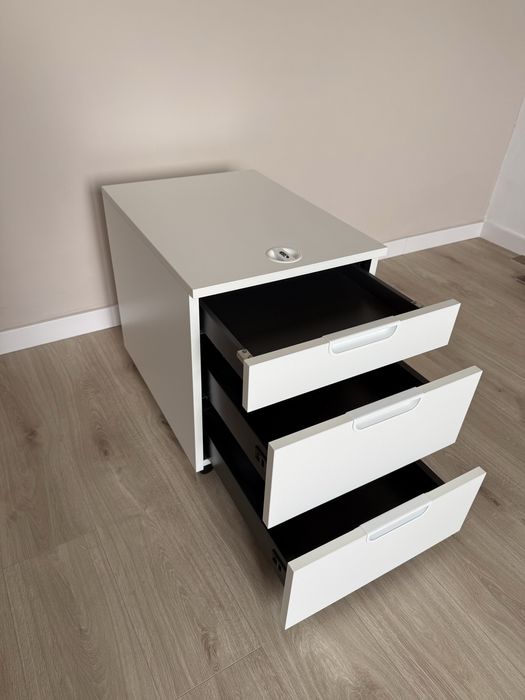 Galant Ikea Komoda na kółkach nowa