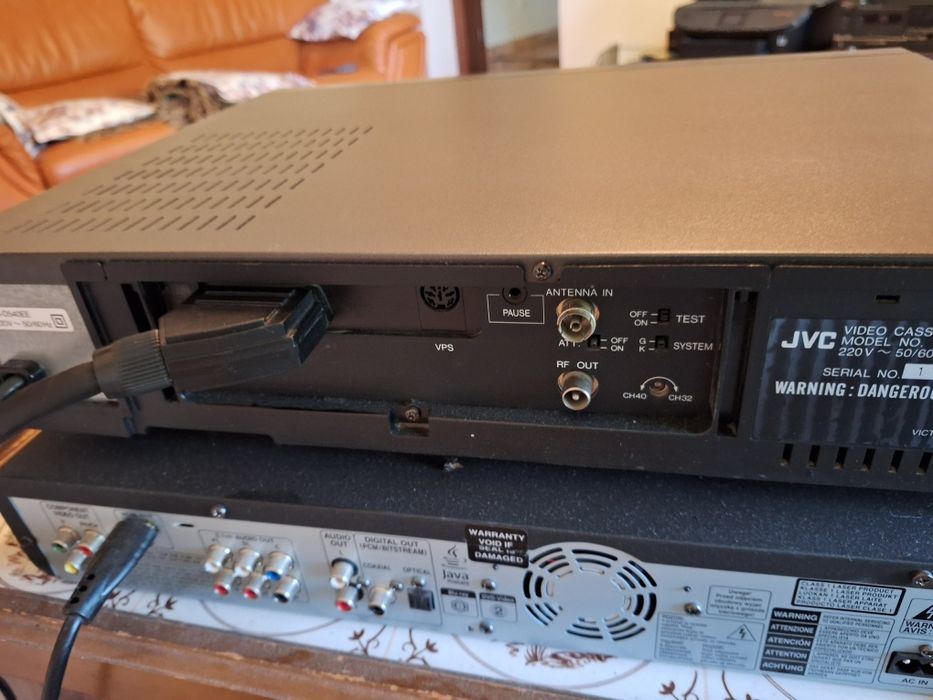 Magnetowid JVC HR D540EE