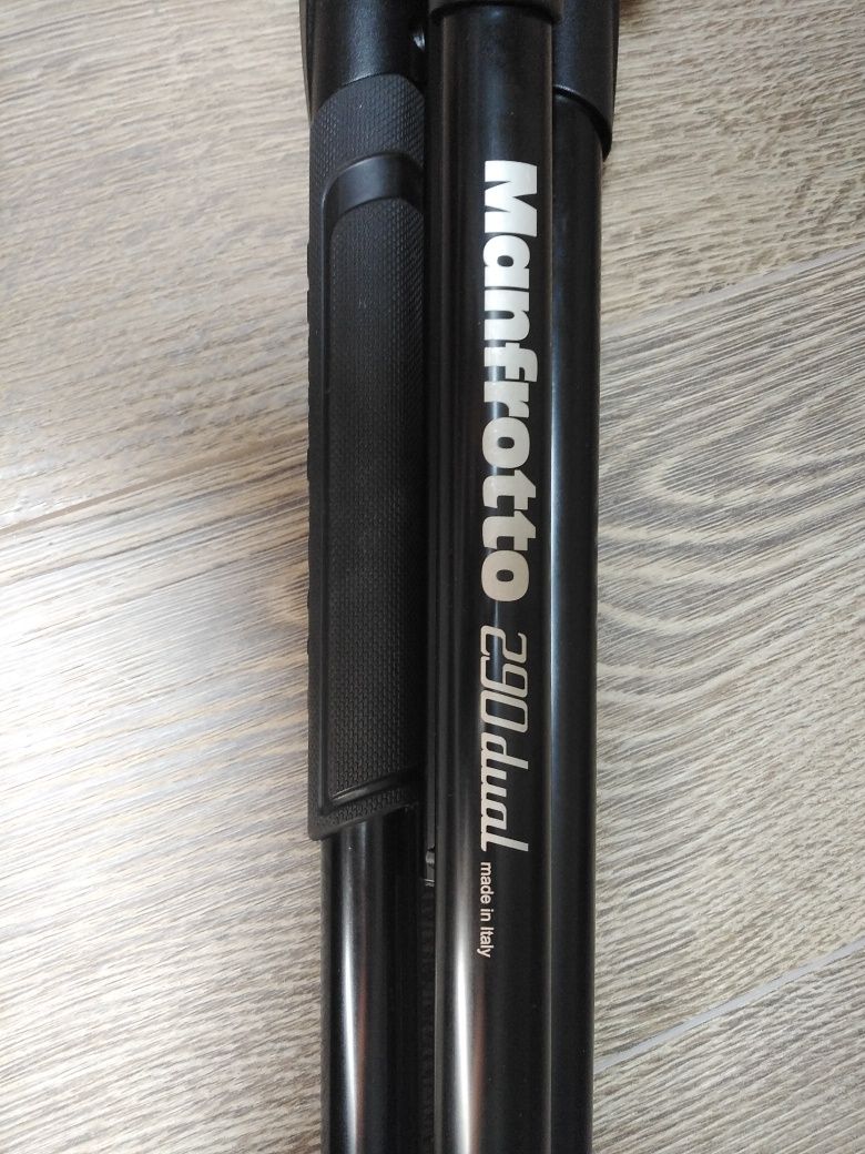 Tripé Manfrotto dual 290 com caixa