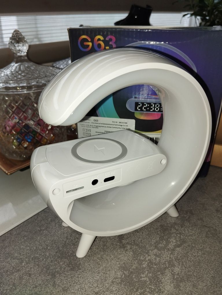 Lampka 8w1 biurkowa nocna bluetooth zegar głośnik budzik radio Led