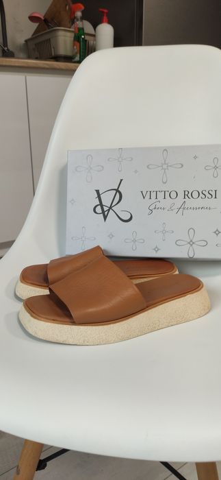 Шкіряні шльопанці, 38 розмір vitto rossi