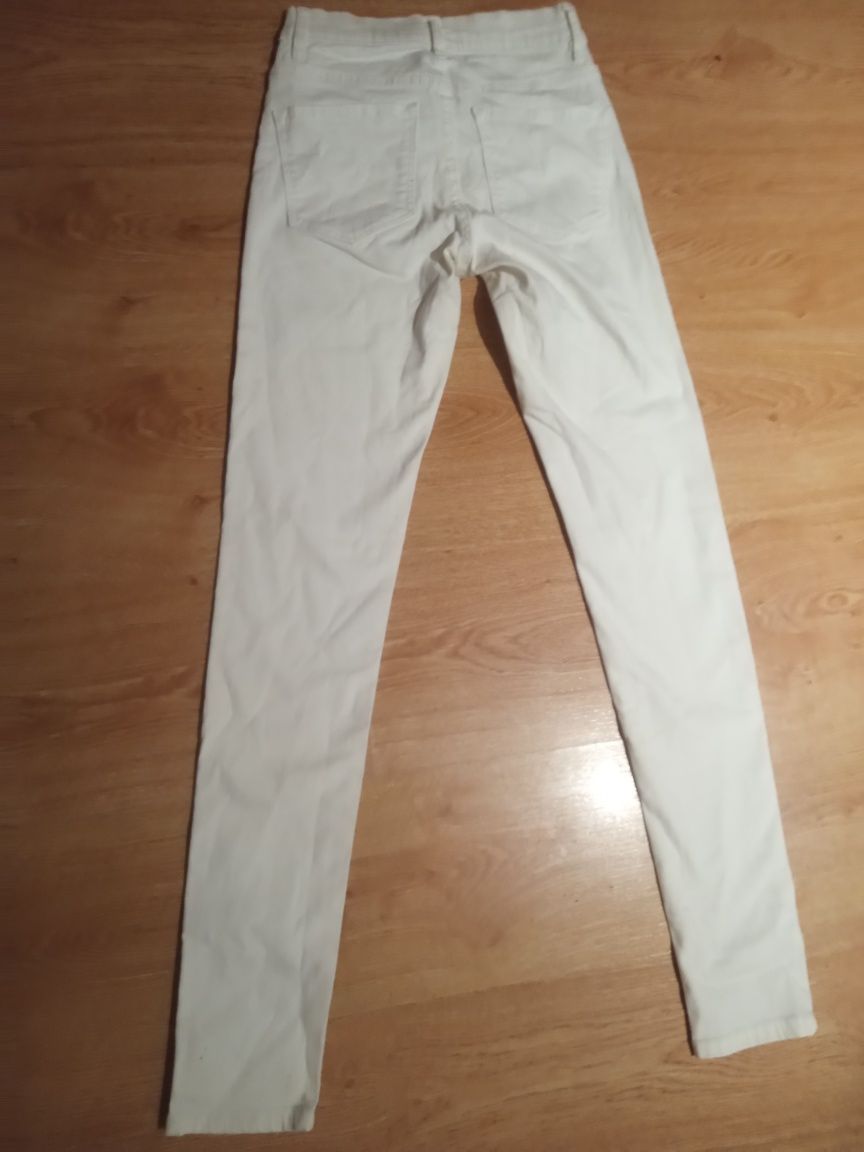 Jeansy białe rozmiar 26