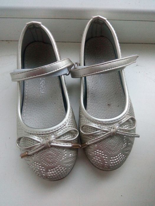 Туфли детские на девочку