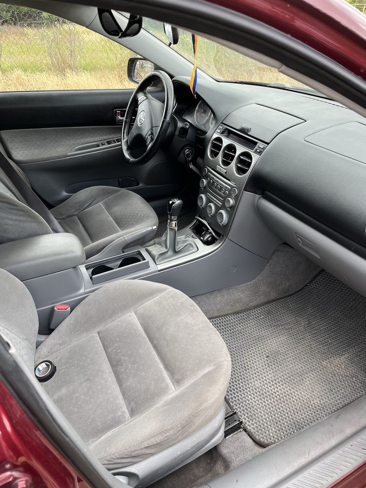 Продам свою машину Mazda 6