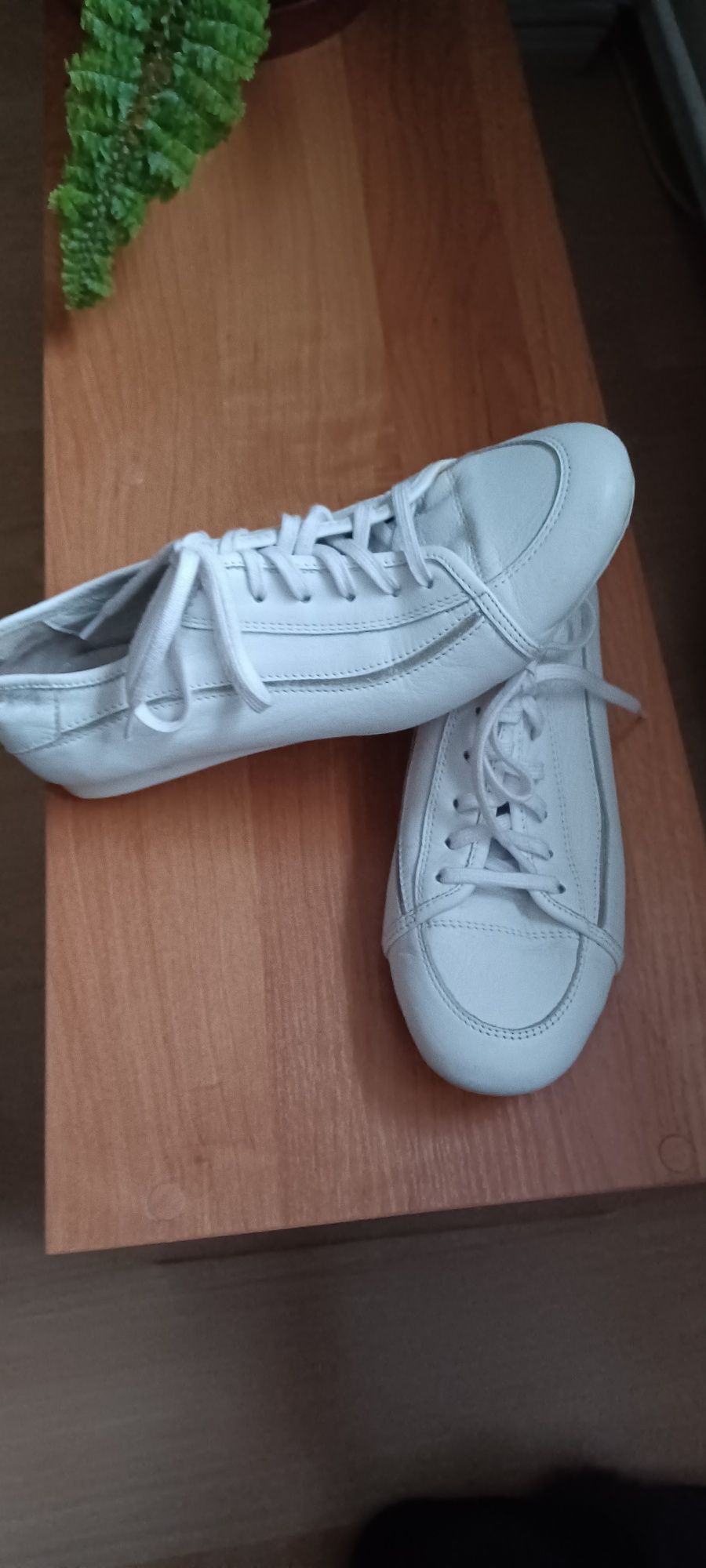 Buty sportowe białe