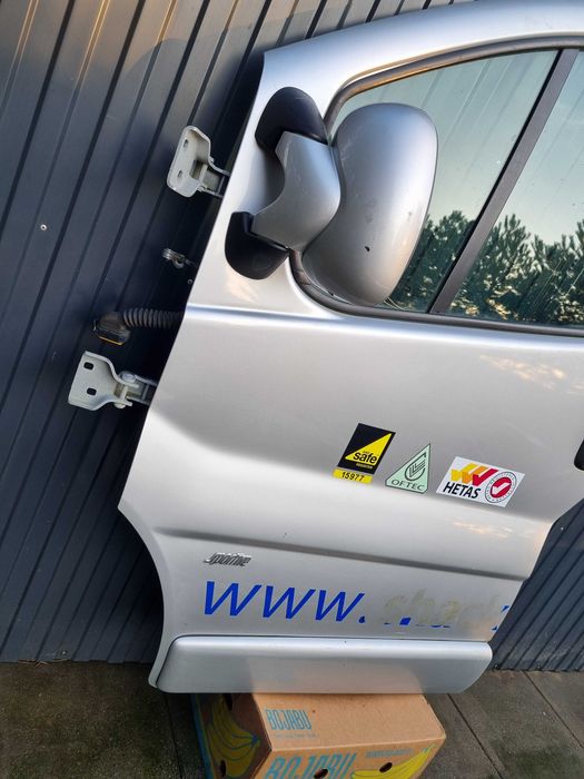 Opel Vivaro Drzwi Lewe Przód Kolor L147
